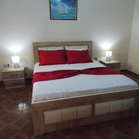 Apartment Dejvi Sarandë Eksteriør billede