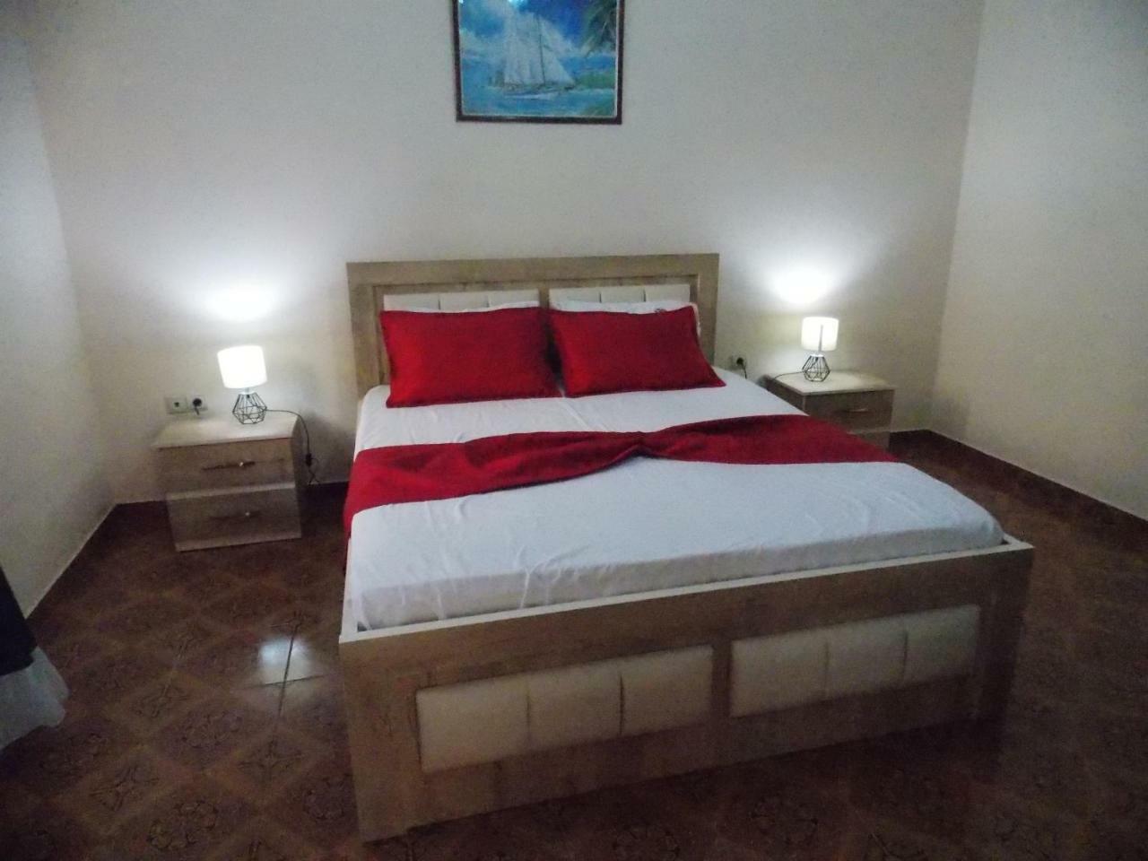 Apartment Dejvi Sarandë Eksteriør billede