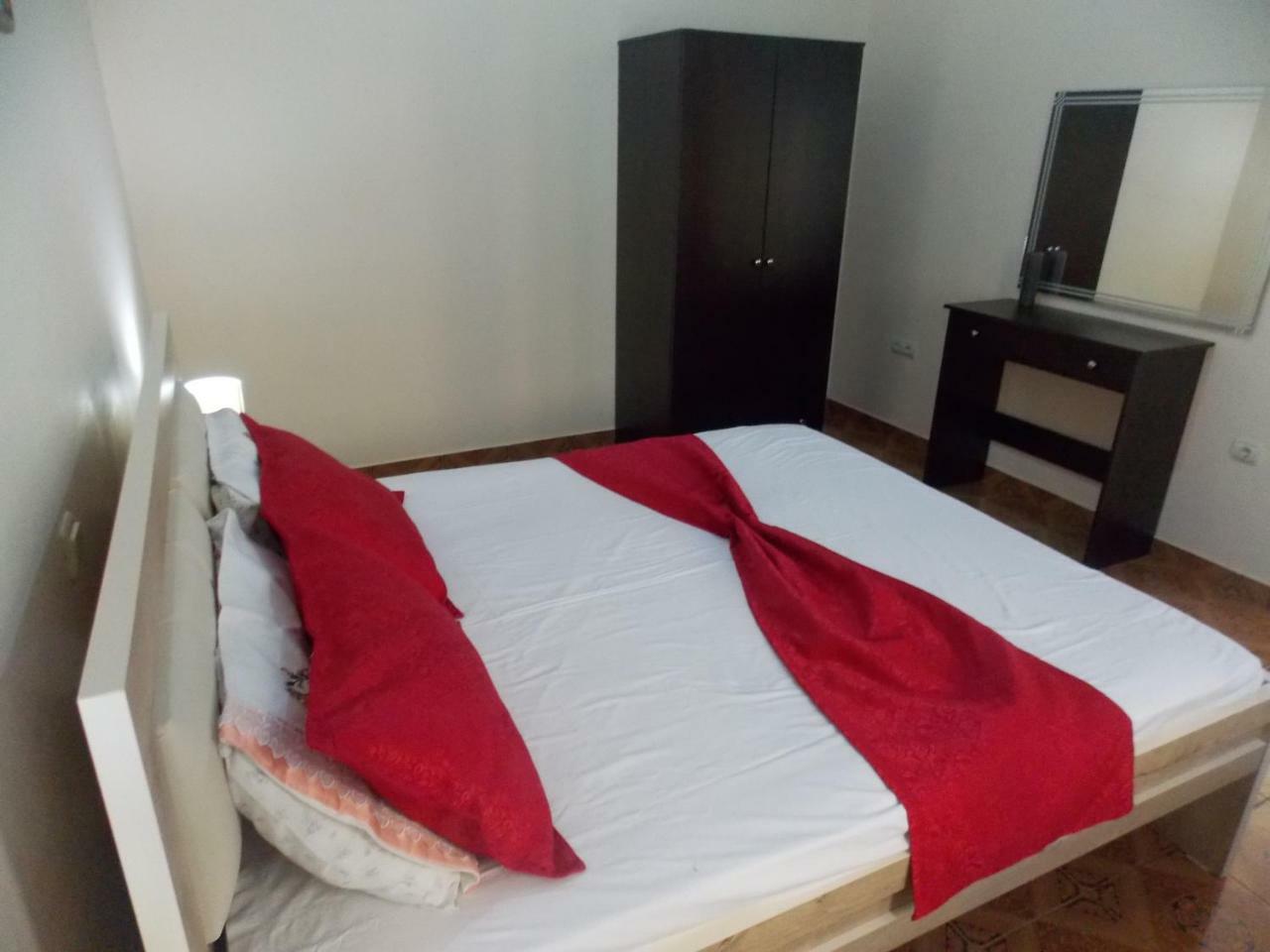 Apartment Dejvi Sarandë Eksteriør billede