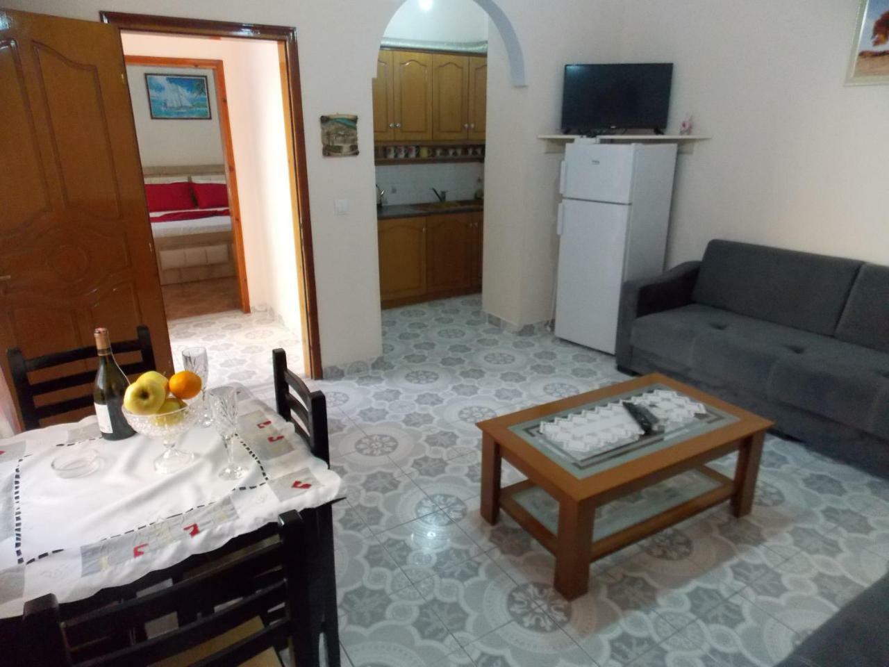 Apartment Dejvi Sarandë Eksteriør billede