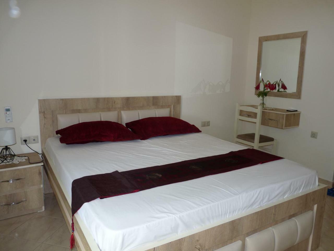 Apartment Dejvi Sarandë Eksteriør billede